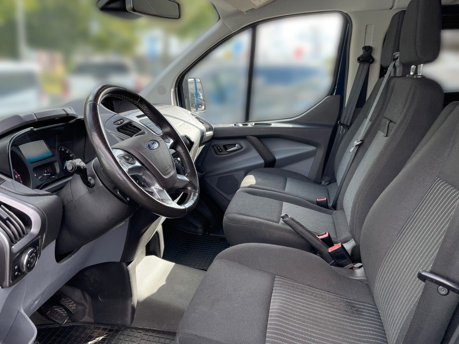 Fahrzeugabbildung Ford Transit Custom Kombi 9 Sitzer+Kamera+Garantie+..