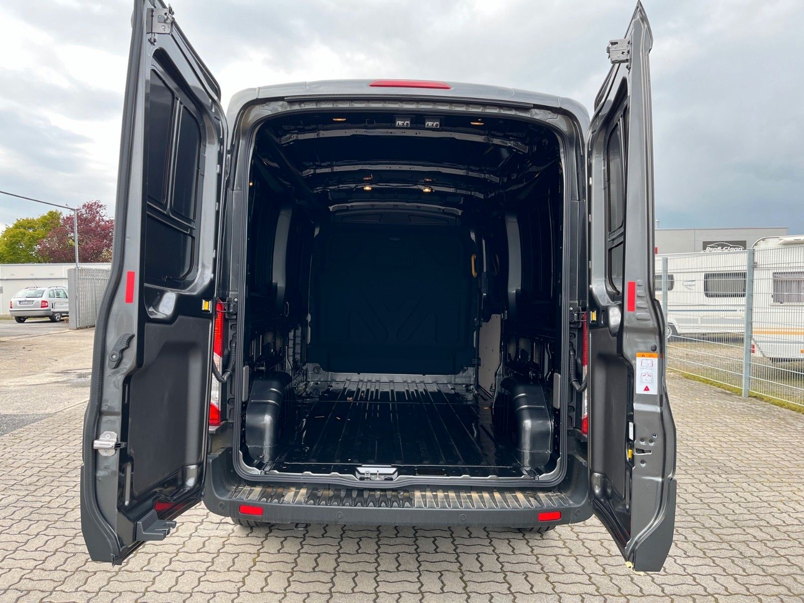 Fahrzeugabbildung Ford Ford Transit 350 L3 H2  Kasten Trend EINZELSITZ