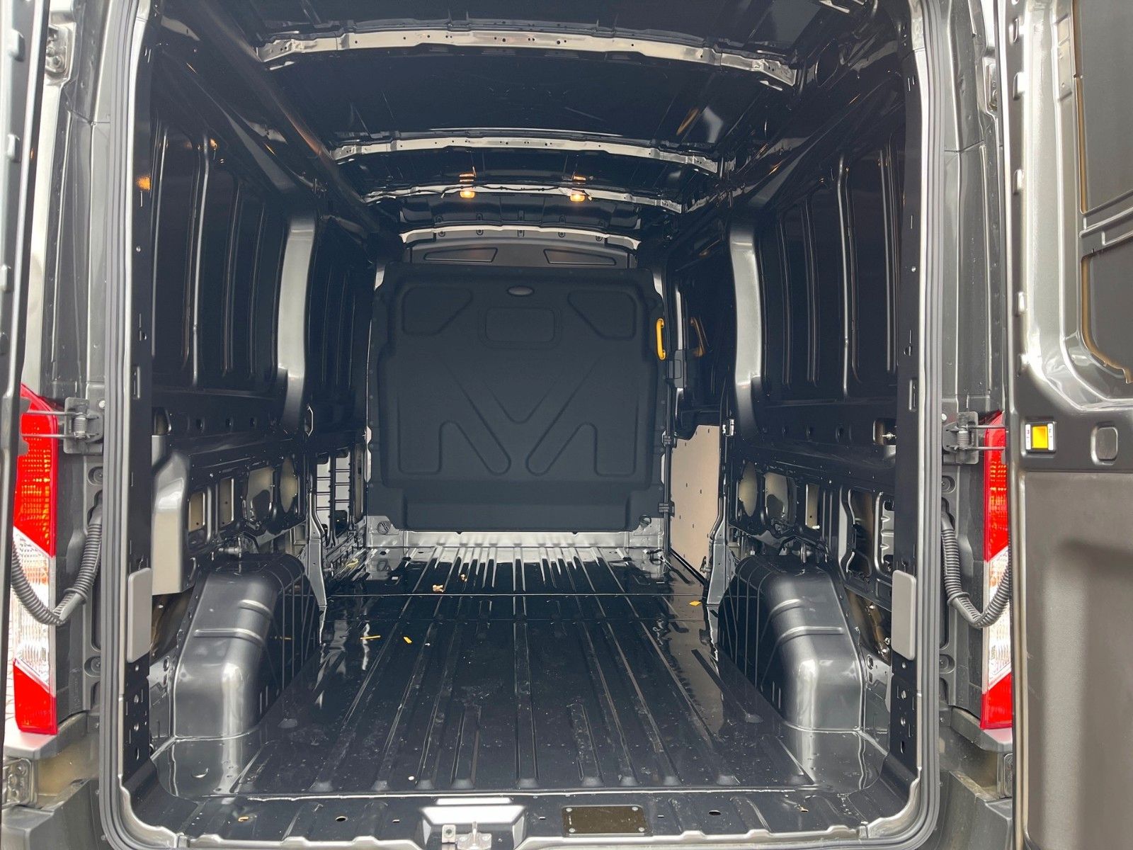 Fahrzeugabbildung Ford Ford Transit 350 L3 H2  Kasten Trend EINZELSITZ