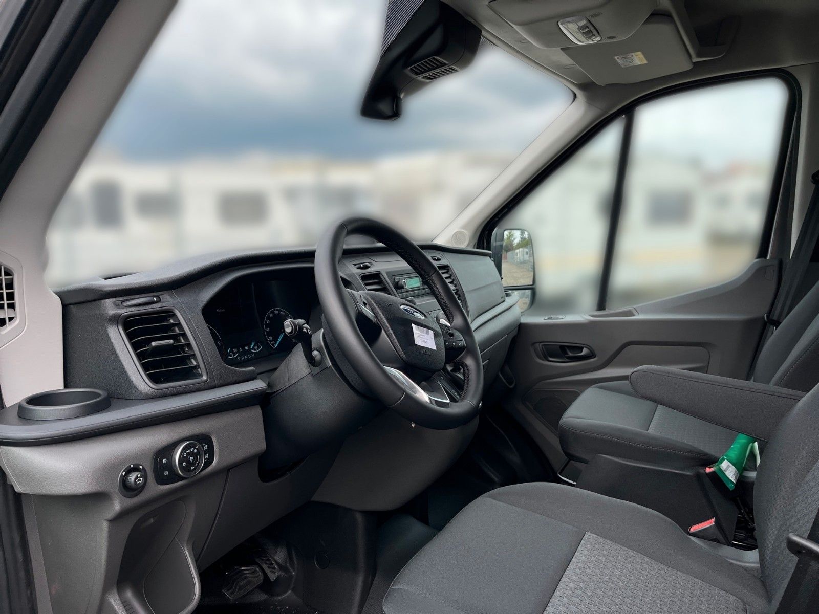 Fahrzeugabbildung Ford Ford Transit 350 L3 H2  Kasten Trend EINZELSITZ