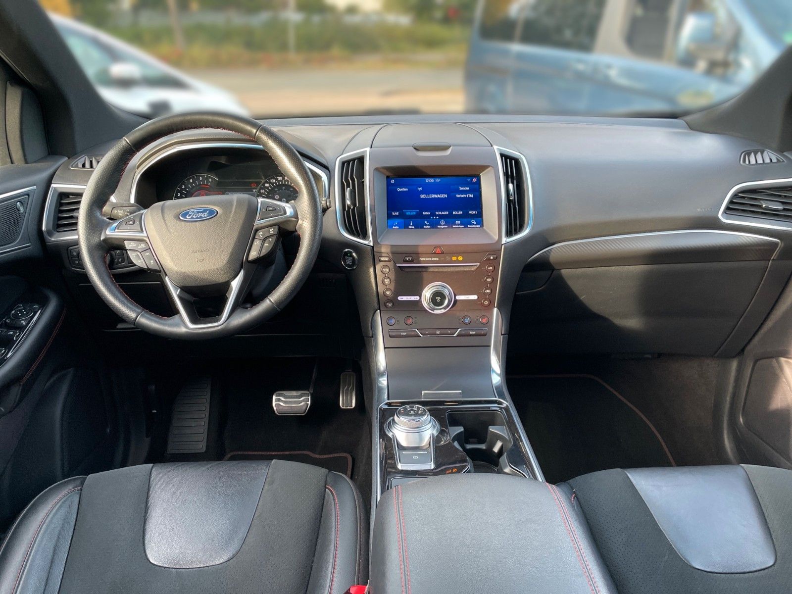 Fahrzeugabbildung Ford Edge 2.0 EcoBlue 4x4 ST-Line+Panorama+AHK+LED+..