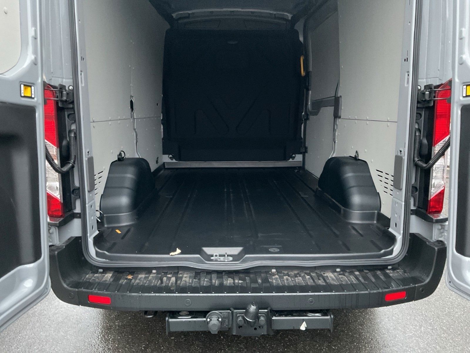 Fahrzeugabbildung Ford Transit Kasten 350 L2 H2 Trend 170 PS AHK