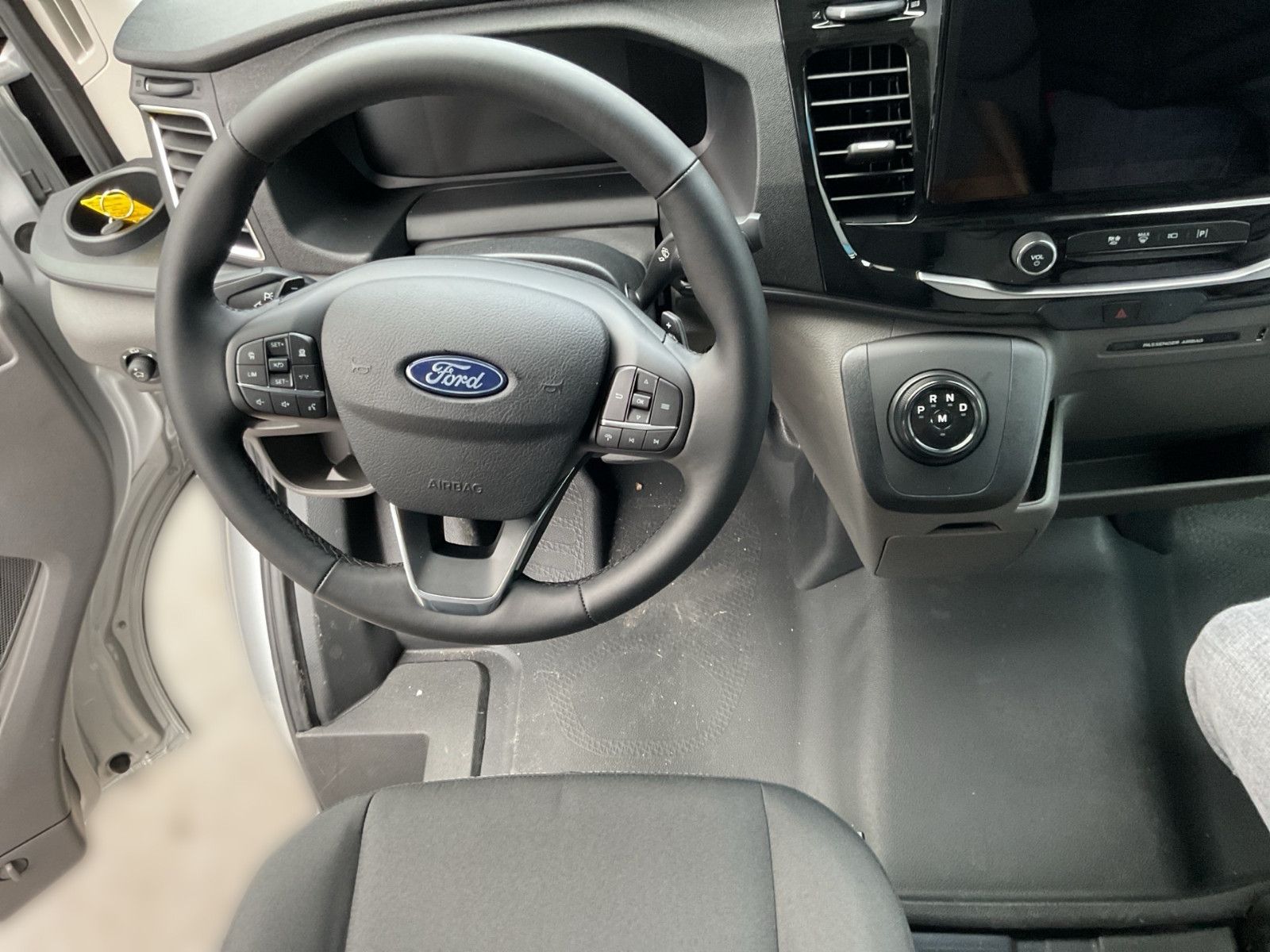 Fahrzeugabbildung Ford Transit 350 L3 H3 Trend EINZELSITZE AUTOMATIK