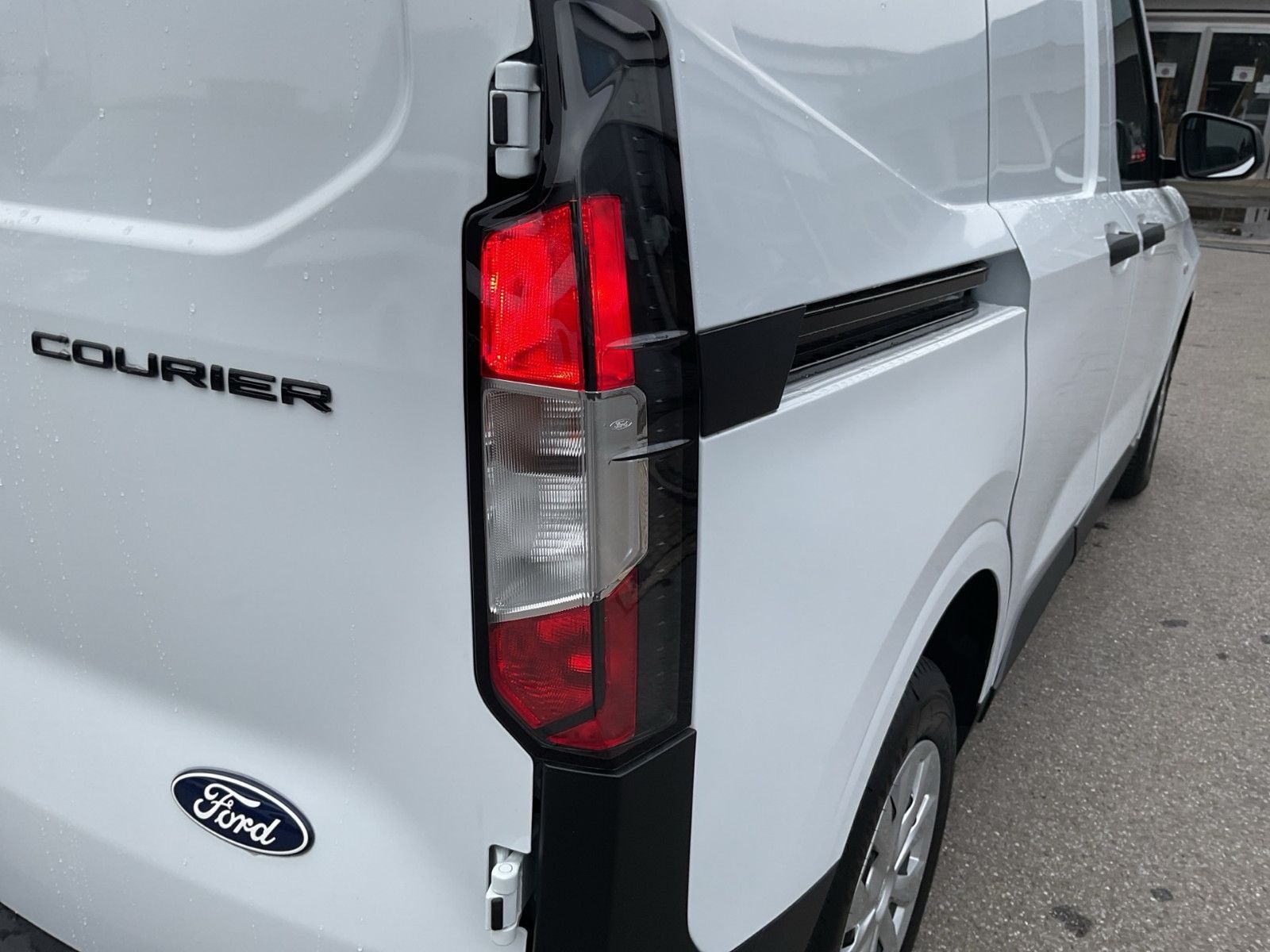 Fahrzeugabbildung Ford Transit Courier Trend